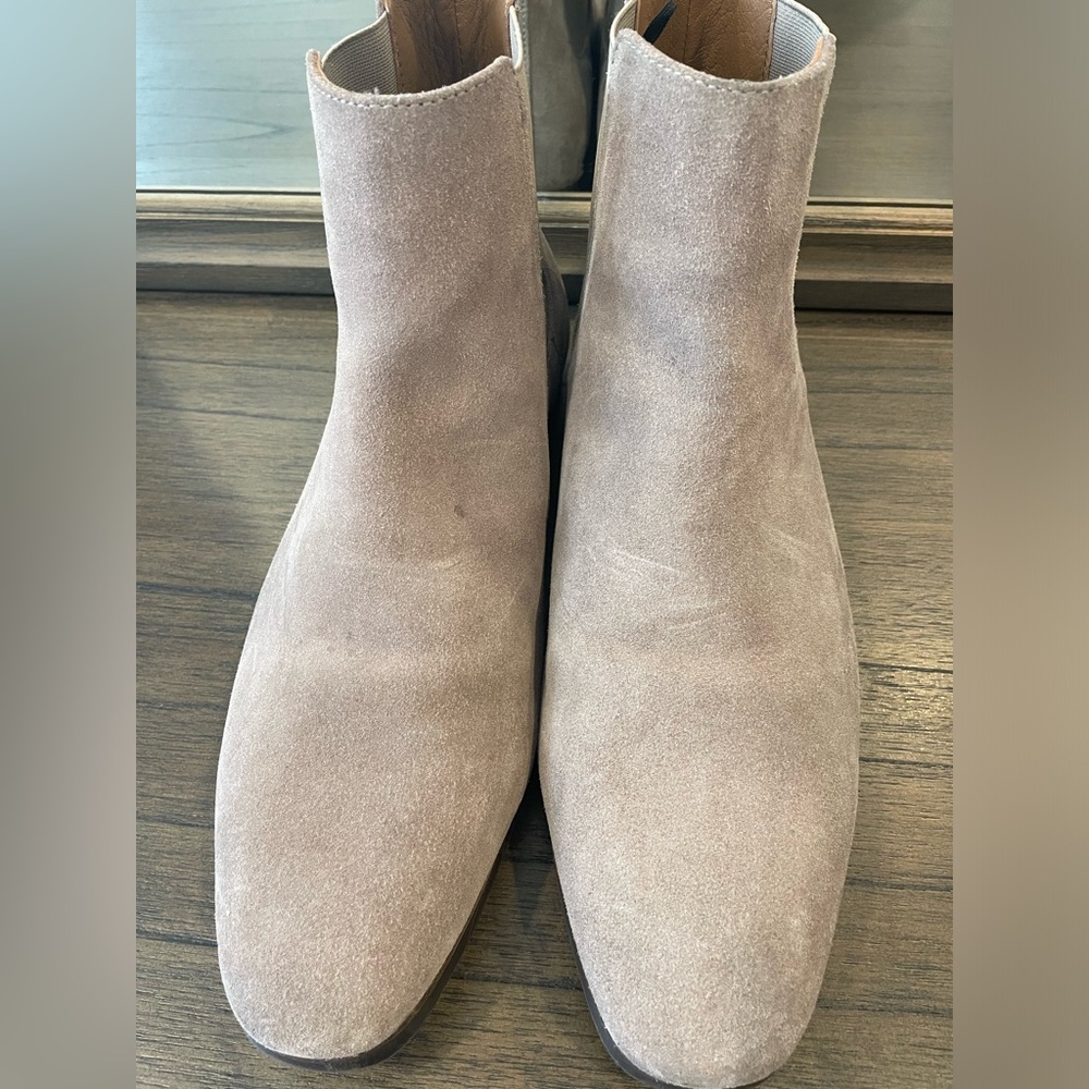 Express Men’s Chelsea Suede Boots